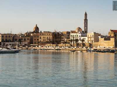 Oggi, seppur ridotta, la Muraglia rappresenta per� ancora uno dei simboli di Bari